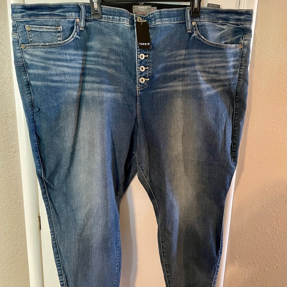 NWT Women’s Torrid 30s Bombshell Skinny High Rise Super Soft Jeans